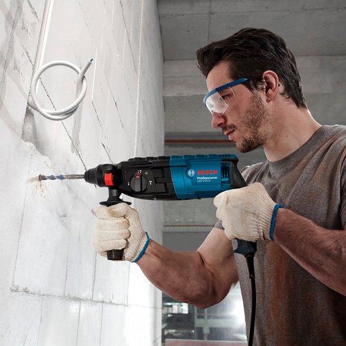 Martelete rompedor Bosch GBH 2-24 D 820W 220V em maleta